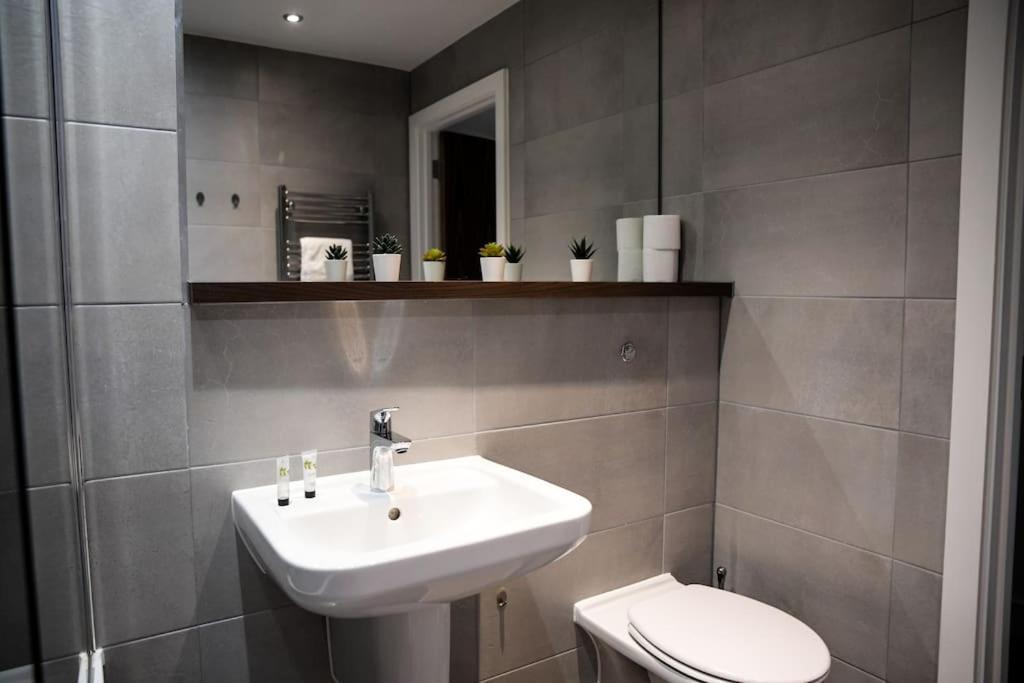 Modern 2 Bedroom Apartment - City Centre - Parking Manchester Exteriör bild