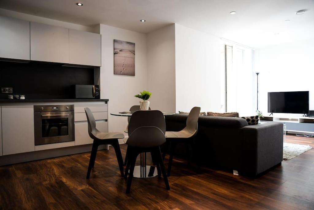 Modern 2 Bedroom Apartment - City Centre - Parking Manchester Exteriör bild