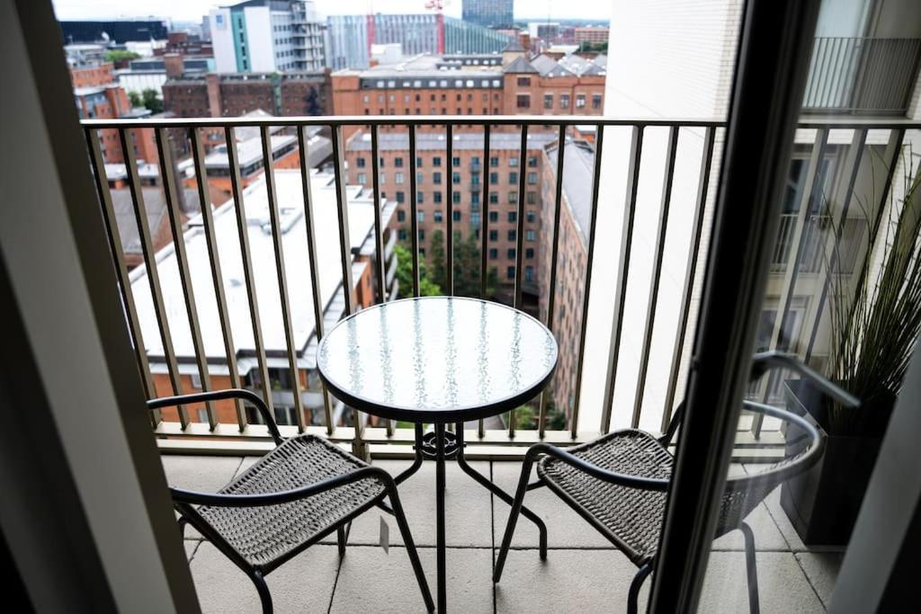 Modern 2 Bedroom Apartment - City Centre - Parking Manchester Exteriör bild